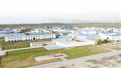 <p>　　青山乡石膏粉加工区。</p>