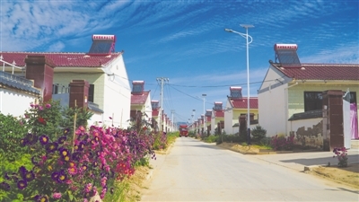 <p>　　洁净亮丽的移民安置点。</p>